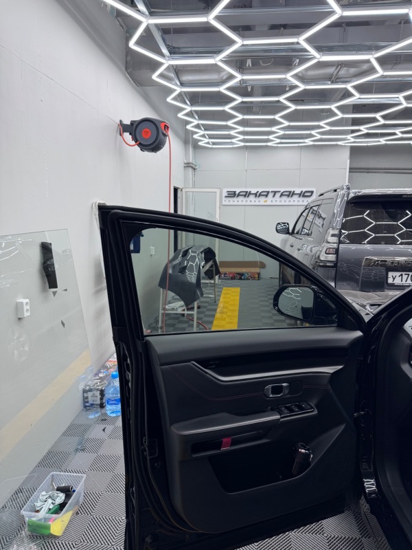 Тонировка передних боковых Jetour Dashing