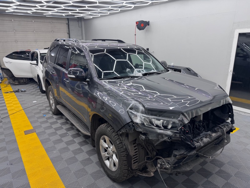 Оклейка зон риска Toyota Land Cruiser 150